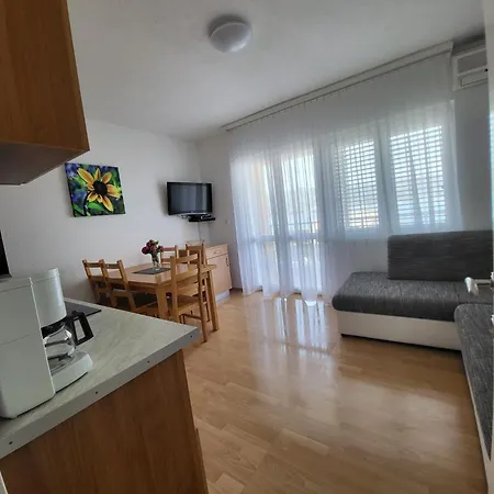 Jelica, In Der Ersten Etage * Trogir